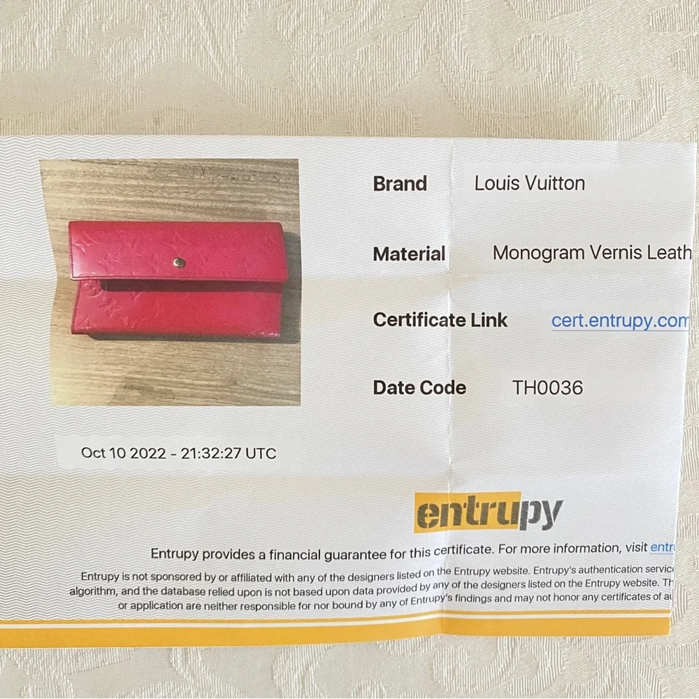 LOUIS VUITTON pink Vernis Wallet